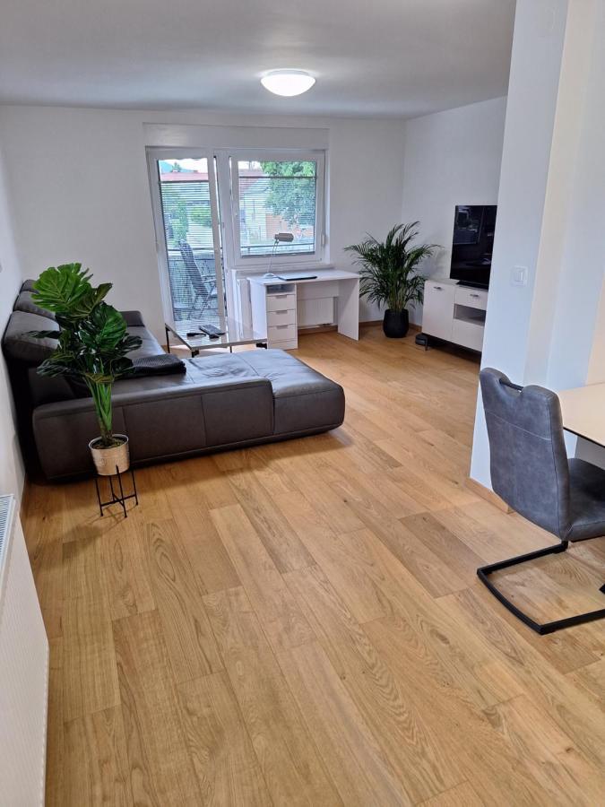 Guesthouse Flower Ljubljana Ngoại thất bức ảnh
