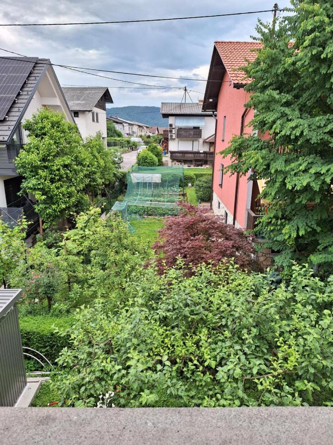 Guesthouse Flower Ljubljana Ngoại thất bức ảnh