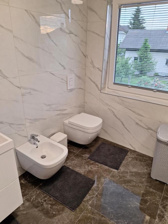 Guesthouse Flower Ljubljana Ngoại thất bức ảnh