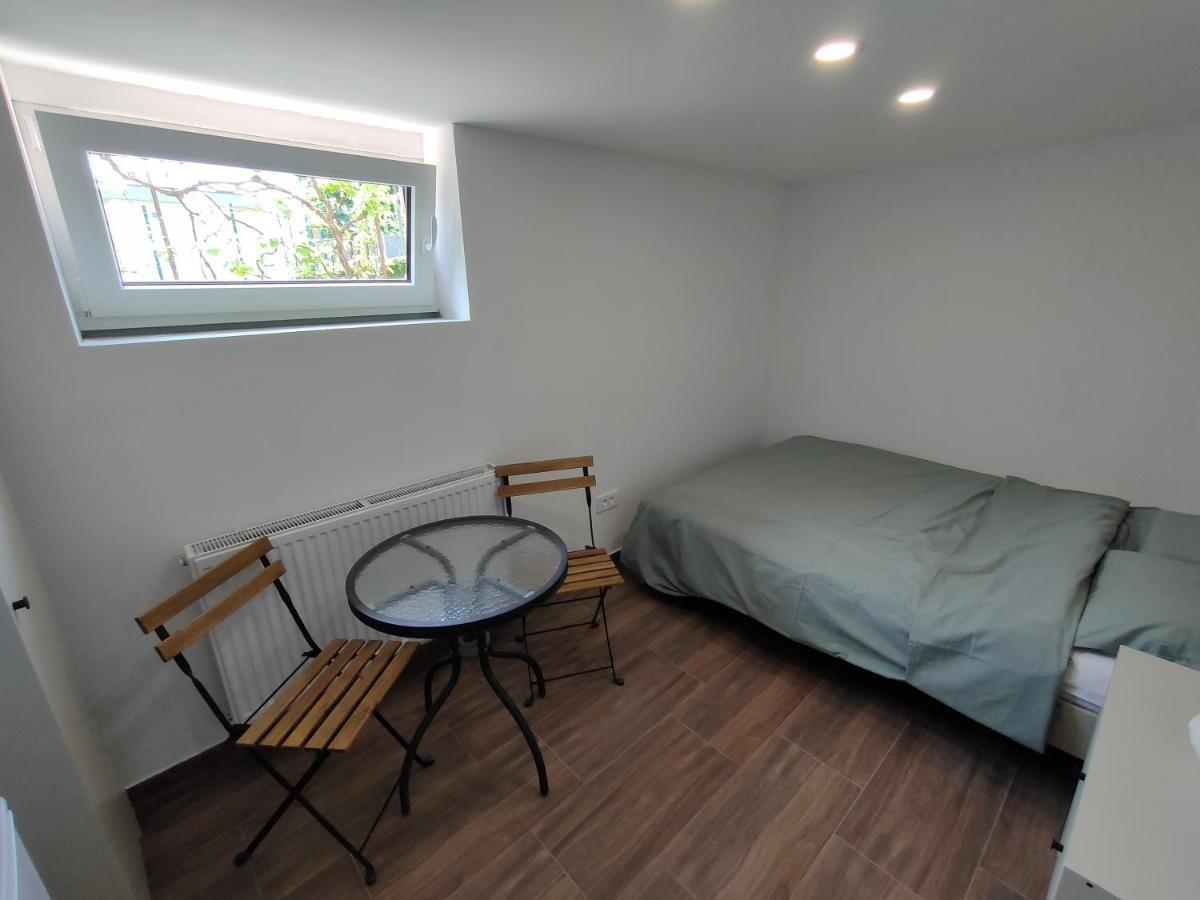 Guesthouse Flower Ljubljana Ngoại thất bức ảnh