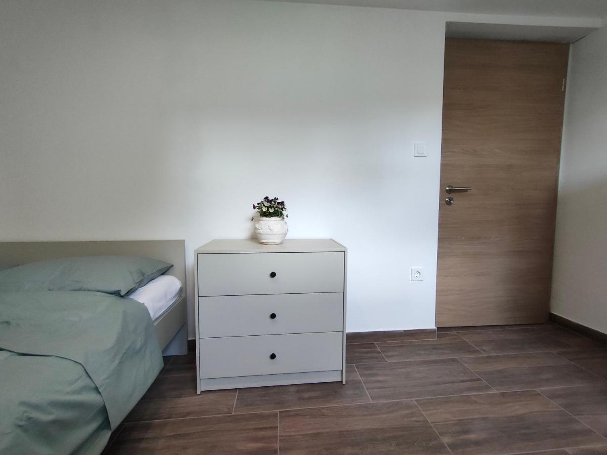 Guesthouse Flower Ljubljana Ngoại thất bức ảnh