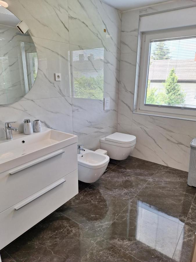 Guesthouse Flower Ljubljana Ngoại thất bức ảnh