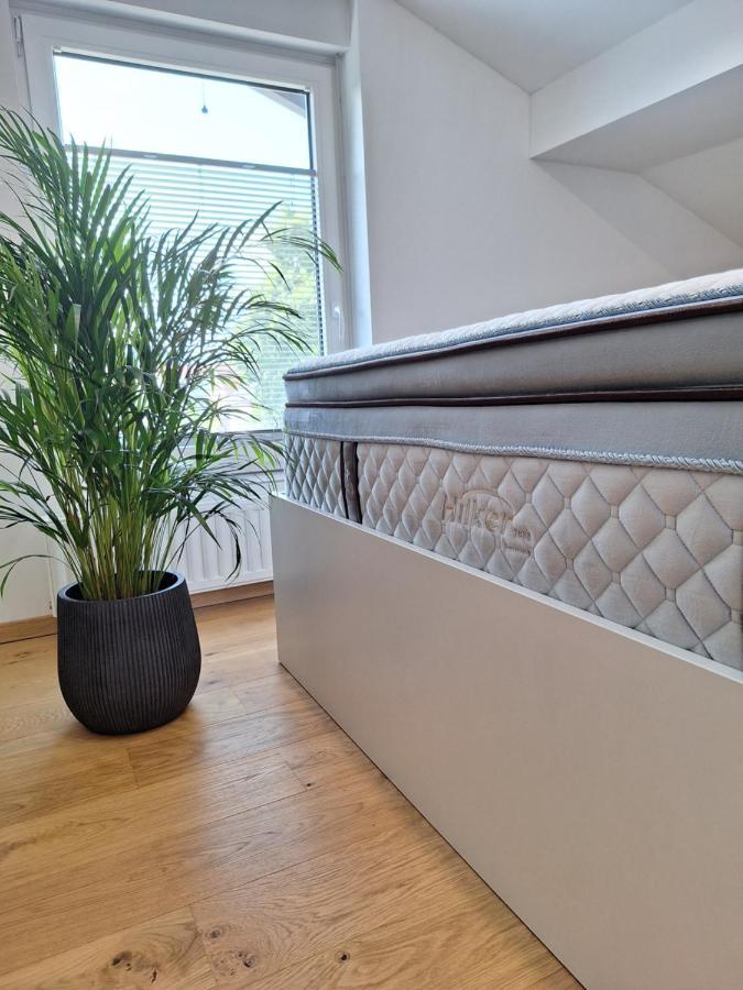 Guesthouse Flower Ljubljana Ngoại thất bức ảnh