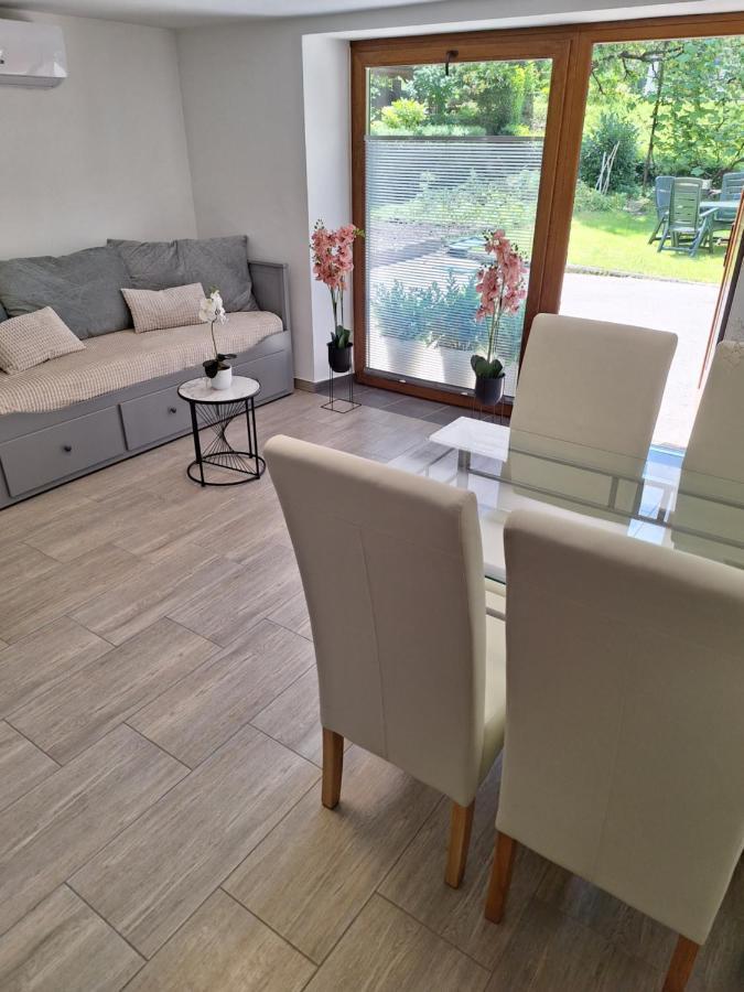Guesthouse Flower Ljubljana Ngoại thất bức ảnh