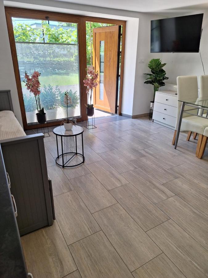 Guesthouse Flower Ljubljana Ngoại thất bức ảnh