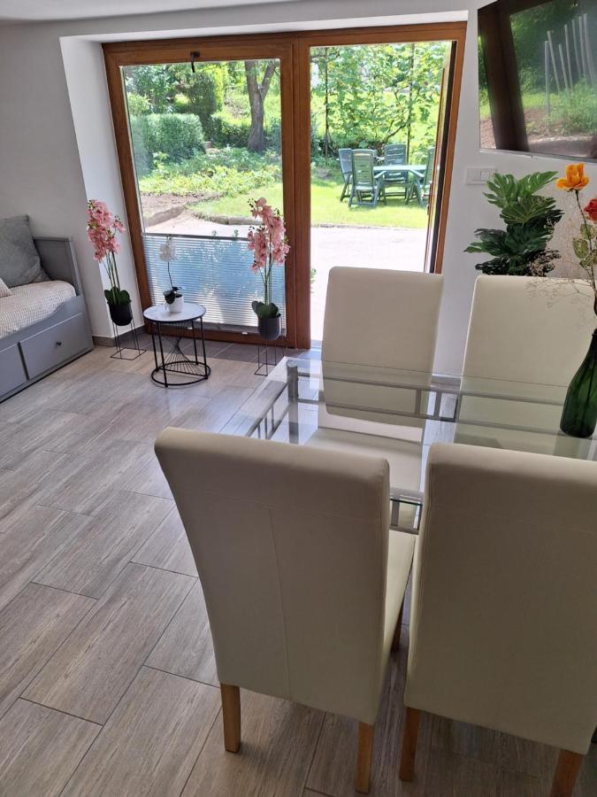 Guesthouse Flower Ljubljana Ngoại thất bức ảnh