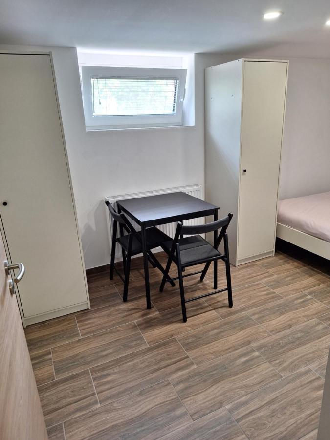 Guesthouse Flower Ljubljana Ngoại thất bức ảnh