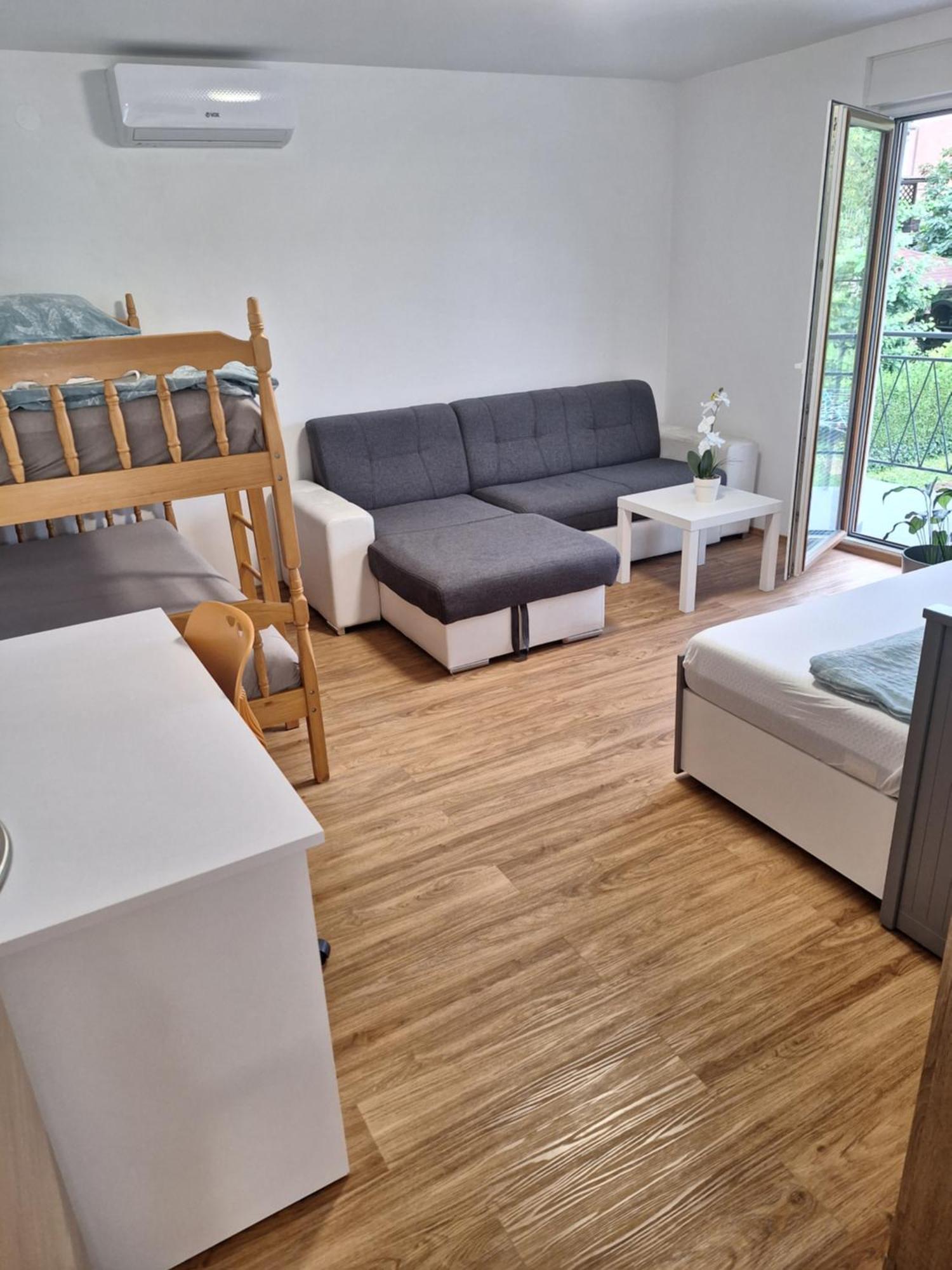 Guesthouse Flower Ljubljana Ngoại thất bức ảnh