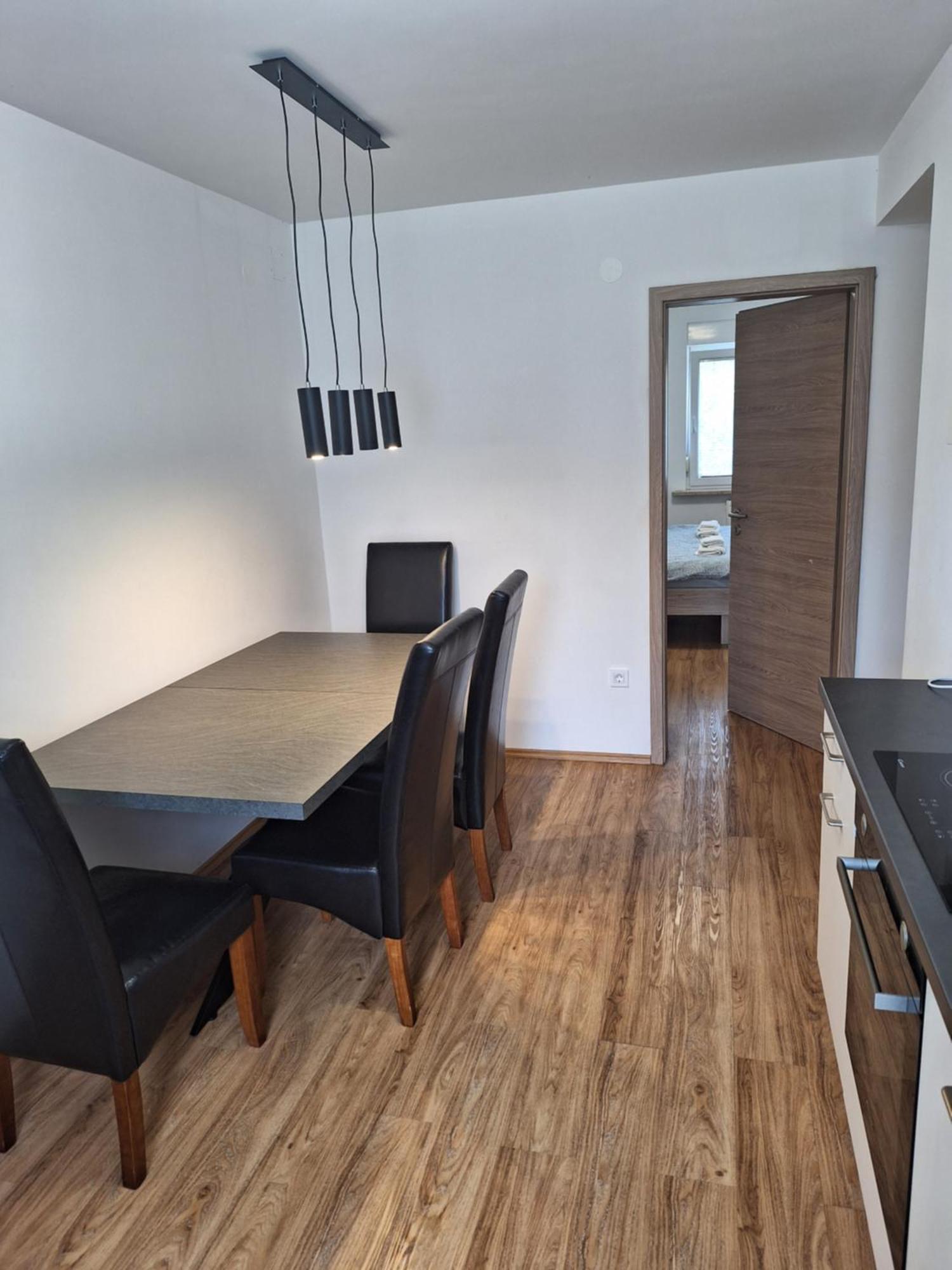 Guesthouse Flower Ljubljana Ngoại thất bức ảnh