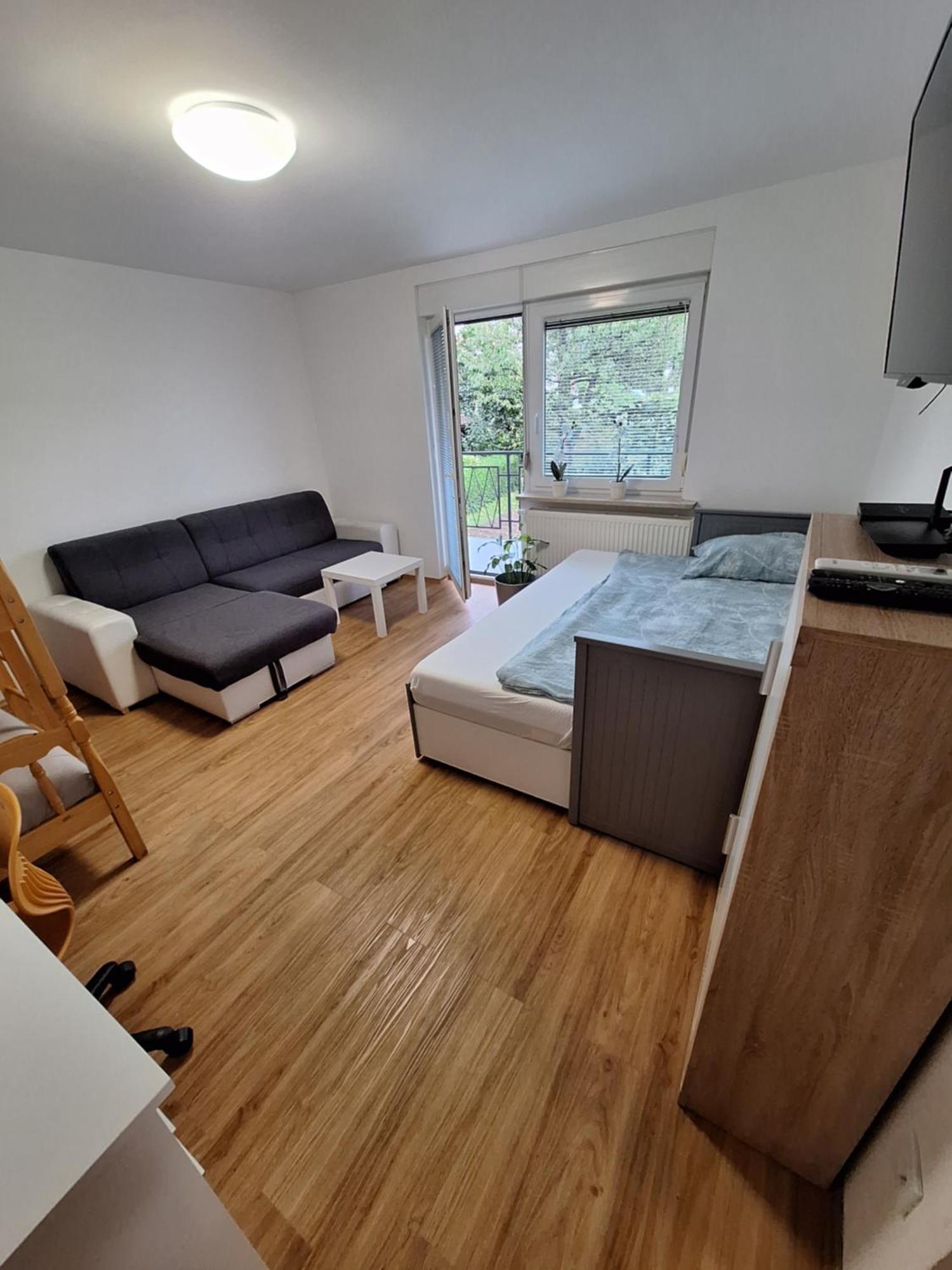 Guesthouse Flower Ljubljana Ngoại thất bức ảnh